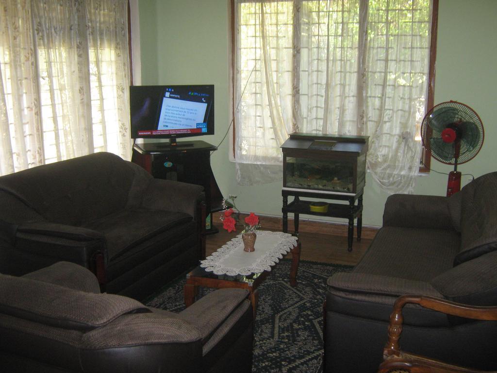 Ferienwohnung Jayawimana Kandy Exterior foto