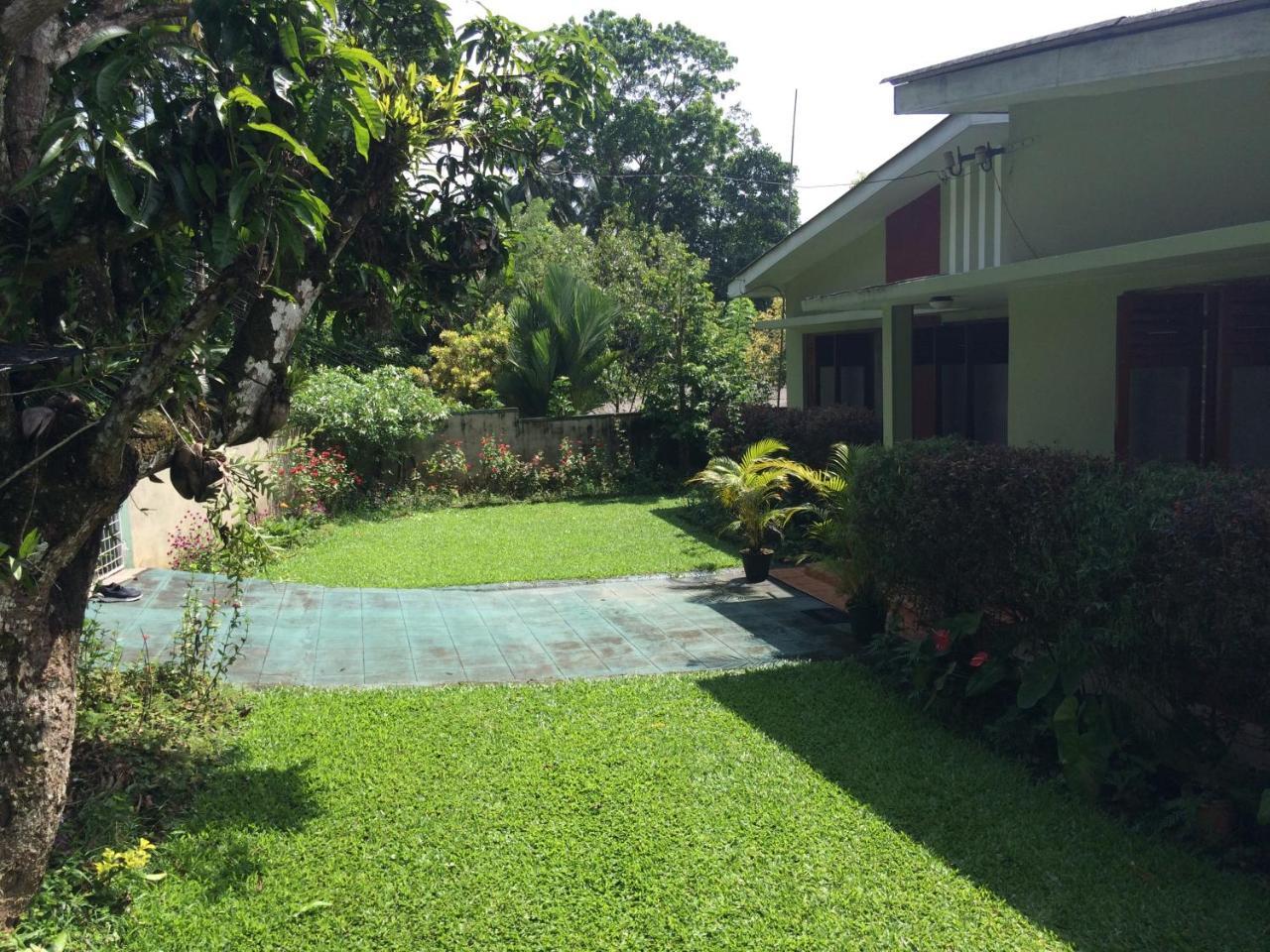 Ferienwohnung Jayawimana Kandy Exterior foto